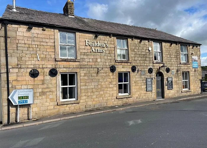 Feildens Arms & Hotel